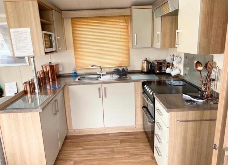 Blackpool Caravans Marton Mere Экстерьер фото